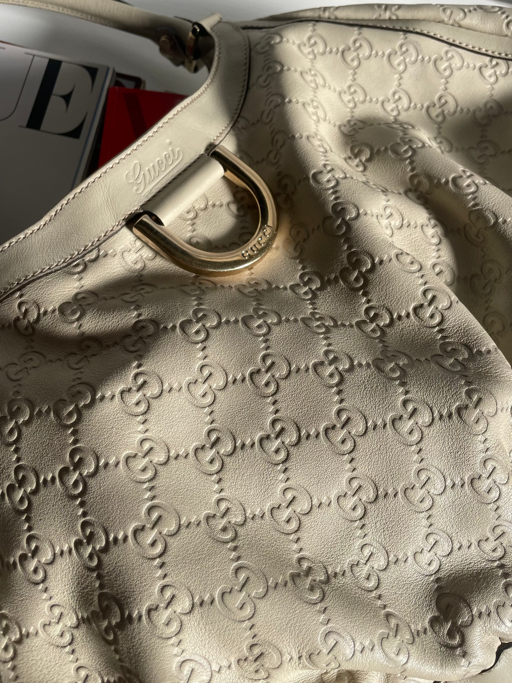 Gucci Abbey D Ring in Leather Beige